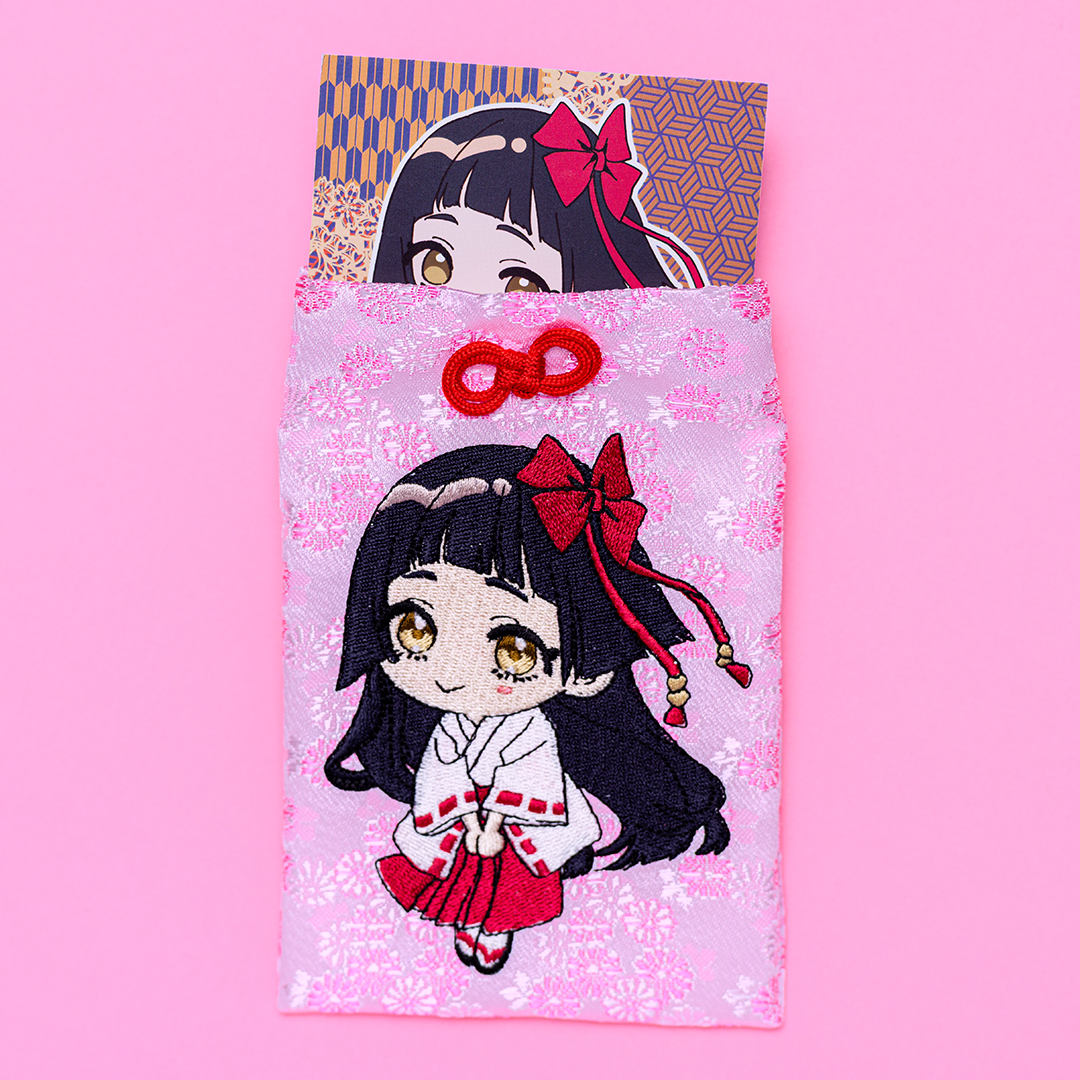 【数量限定生産】【発送予定:8月下旬】Minori Chigusa Omamori Charm – Large