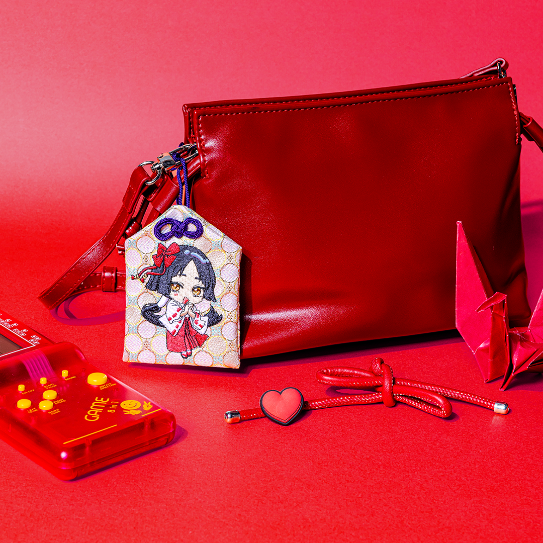 【数量限定生産】【発送予定:8月下旬】Minori Chigusa Omamori Charm – Small