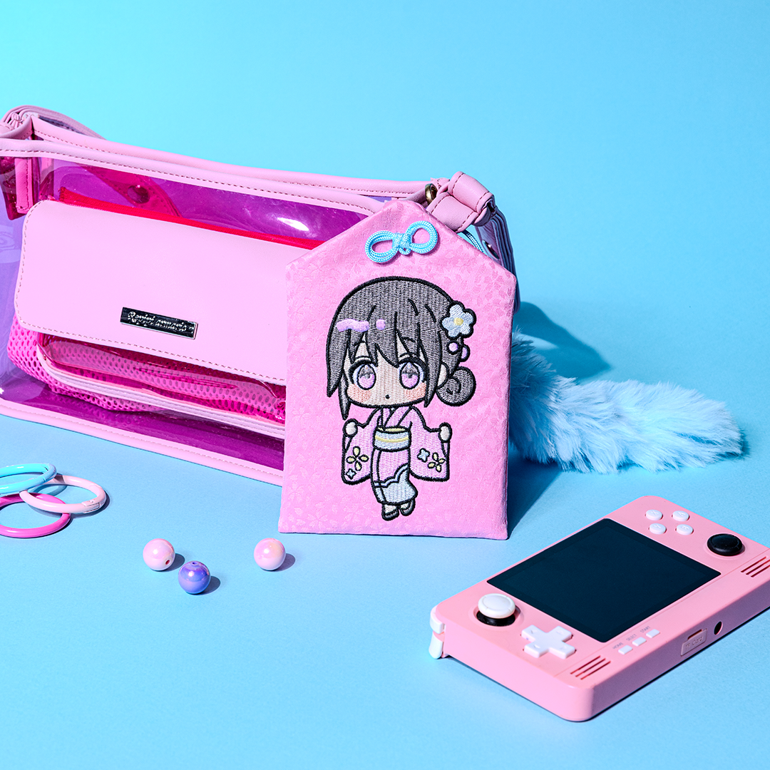 【数量限定生産】【発送予定：8月下旬】Oishii Same Omamori Charm – Large