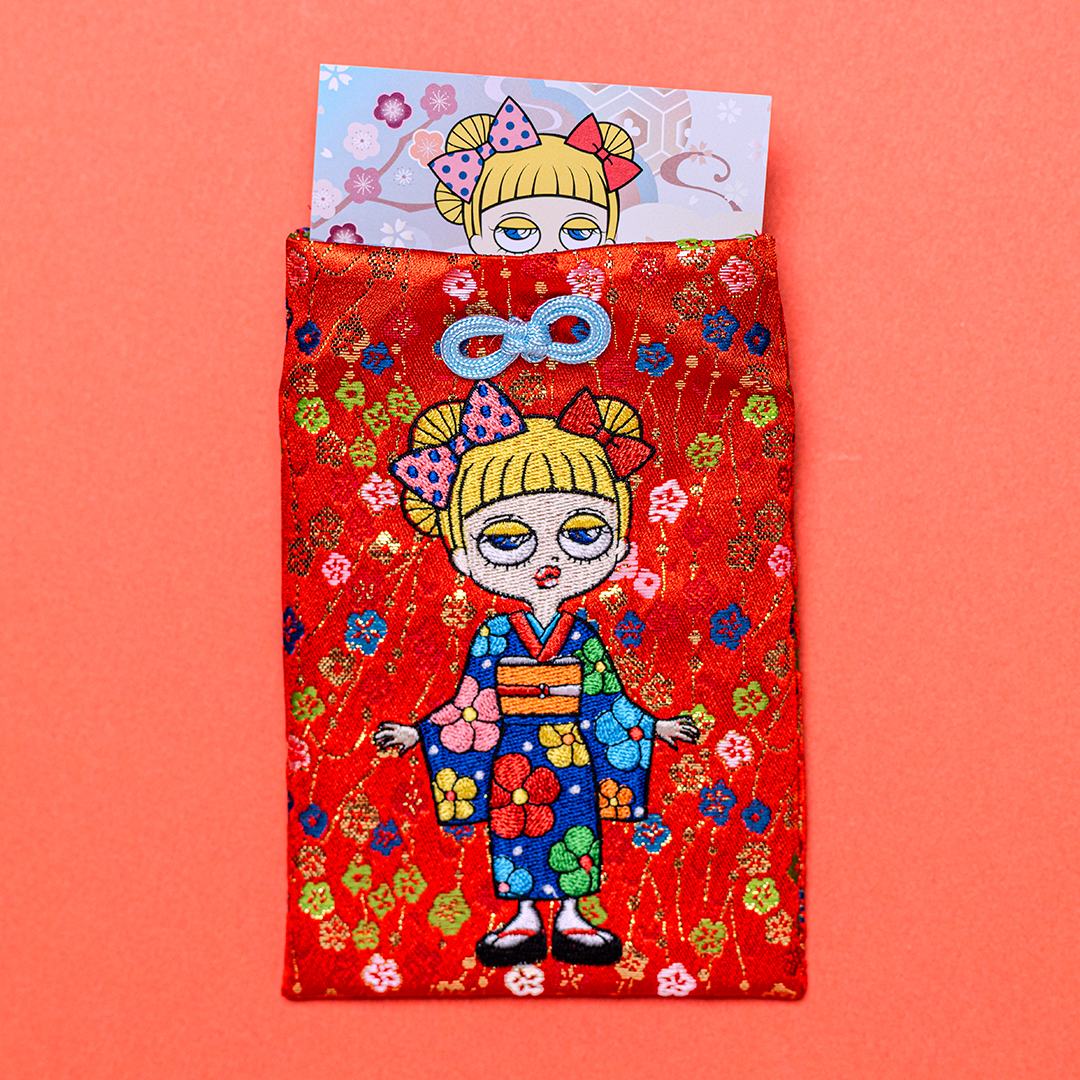 【数量限定生産】【発送予定：8月下旬】Girls Pop Magic Omamori Charm – Large
